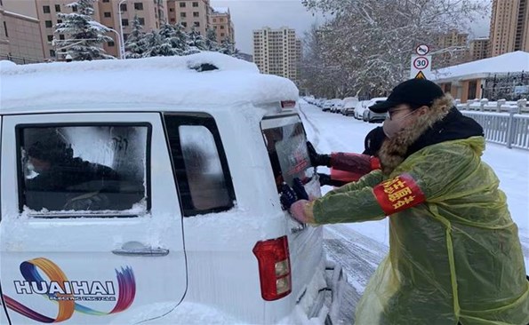 产投人担当作为助力社区防疫